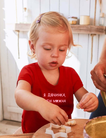 Футболка Classic червона Я дівчинка мені можна Футболка Classic червона Я дівчинка мені можна