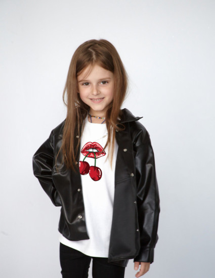 Футболка Овер біла Cherry lips Футболка Овер біла Cherry lips