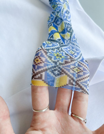 Футболка з тату-рукавами Дрейк Вишиванка біла Палаючий тризуб