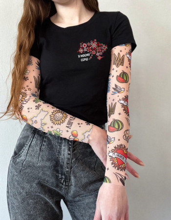 Футболка Дрейк з тату рукавами Ukraine жіноча Українські мотиви червоно-білі