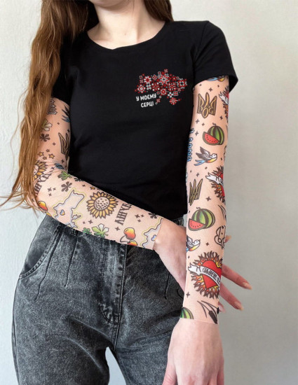 Футболка Дрейк з тату рукавами Ukraine жіноча Українські мотиви червоно-білі