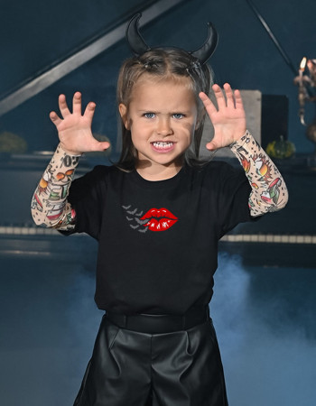 Футболка Дрейк з тату рукавами tattoo style Bat Kiss