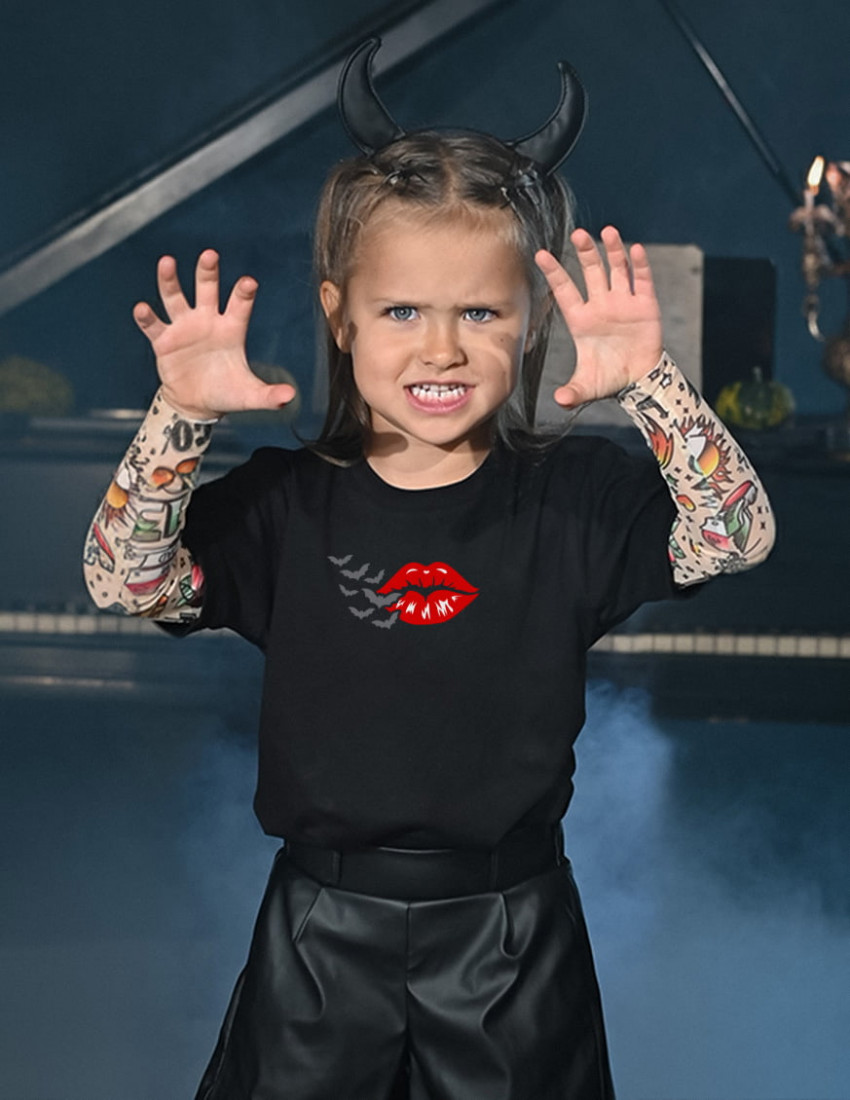 Футболка Дрейк з тату рукавами tattoo style Bat Kiss Футболка Дрейк з тату рукавами tattoo style Bat Kiss