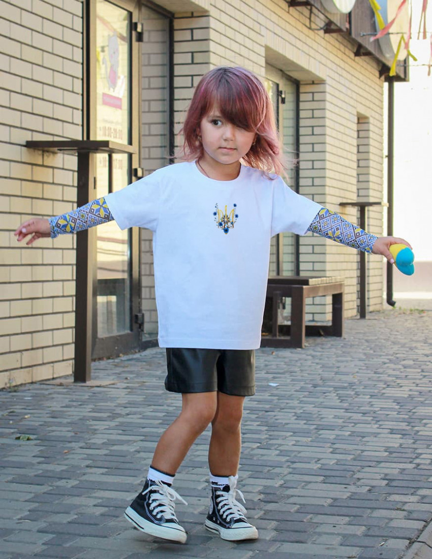 Футболка з тату-рукавами Дрейк Вишиванка біла Щасливого Різдва - синя зірка