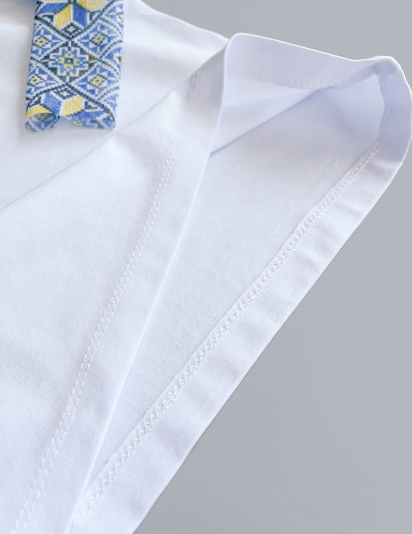 Футболка з тату-рукавами Дрейк Вишиванка біла Щасливої Коляди