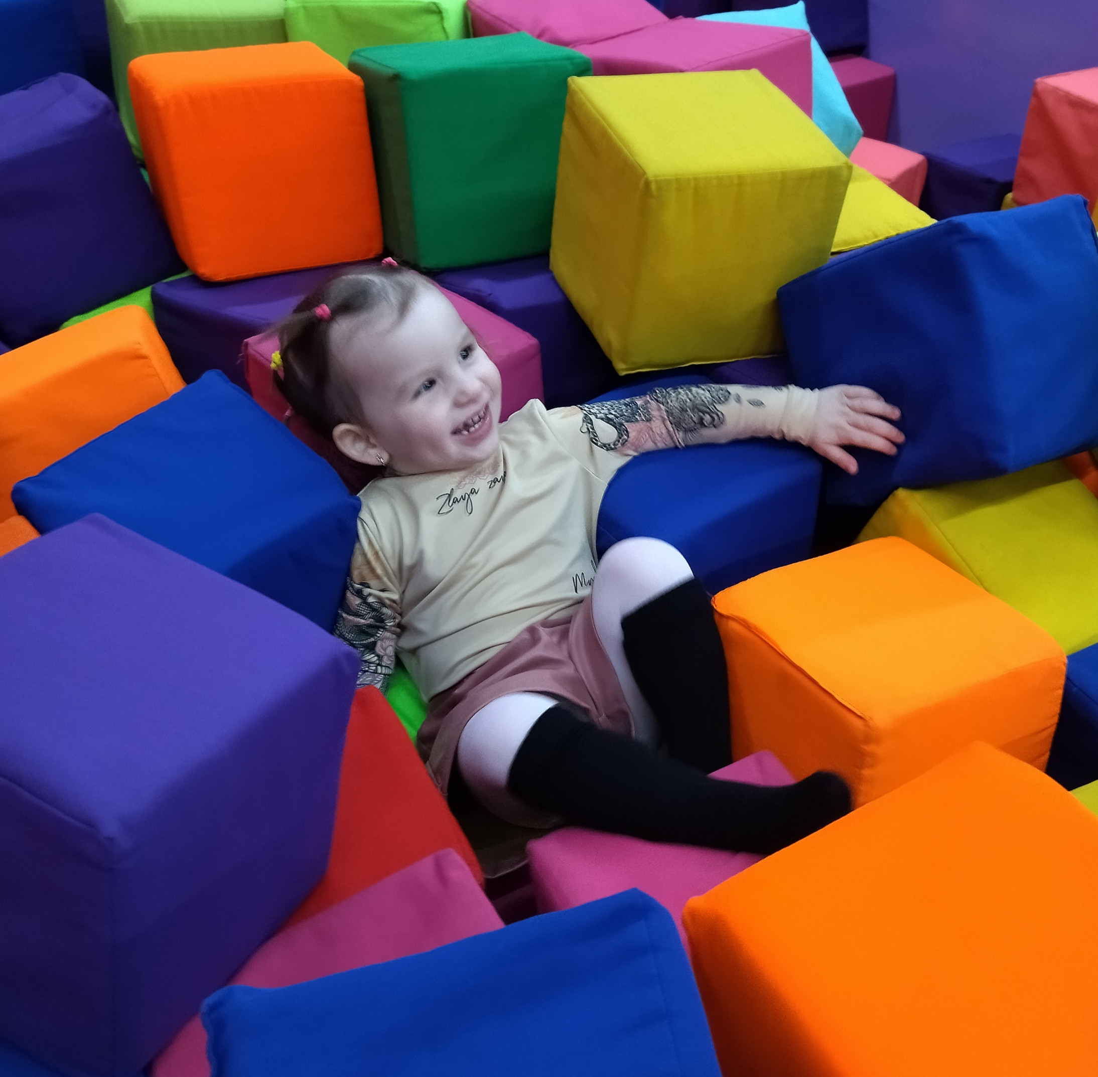 Фото дитини з публічного відгуку Evgakids: Лонгслів Джулз тілесний