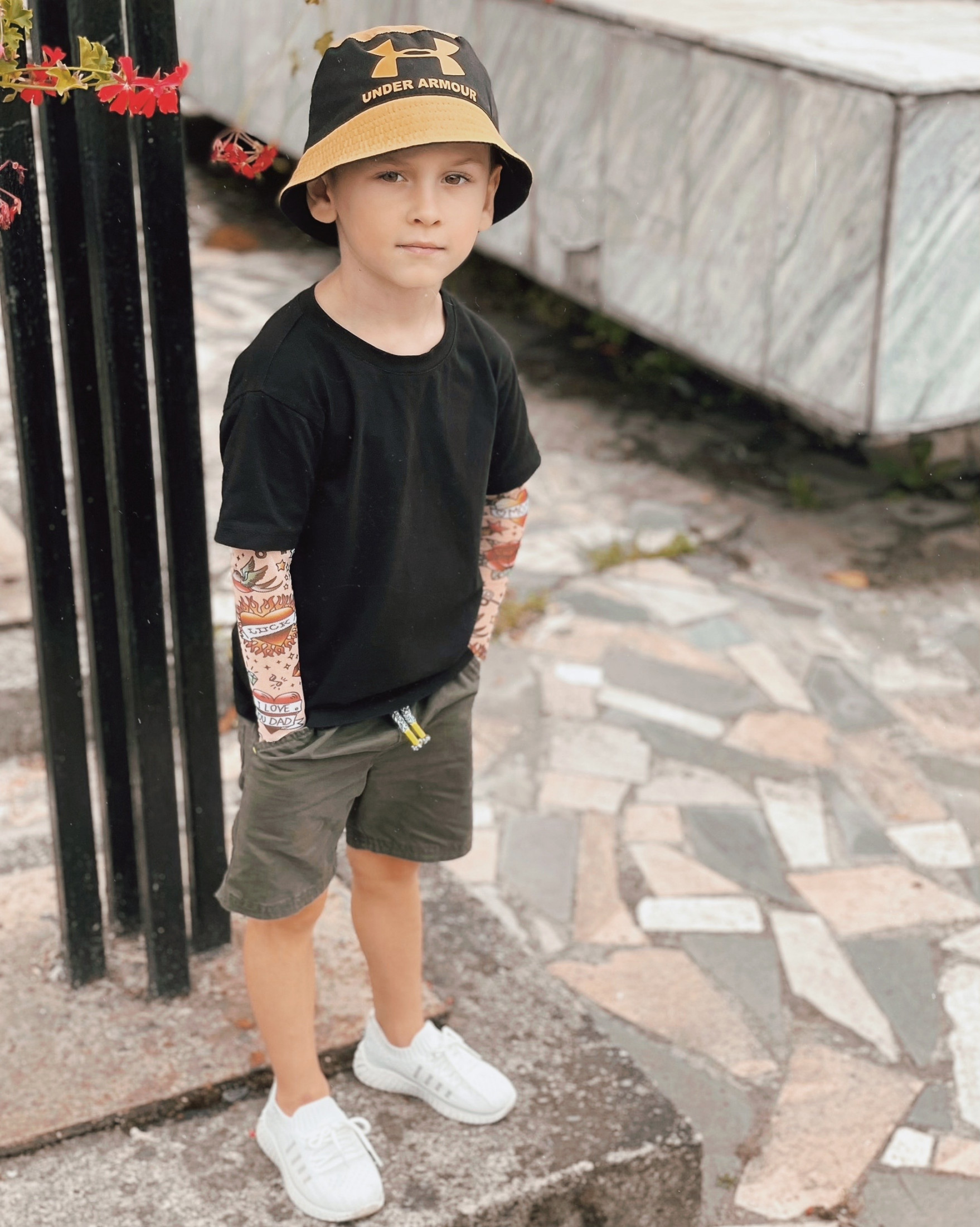 Фото дитини з публічного відгуку Evgakids: Футболка Дрейк с тату рукавами tattoo style